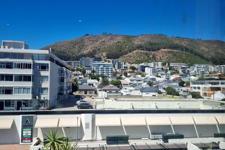 To Let 1 Bedroom Property for Rent in Sea Point Western Cape